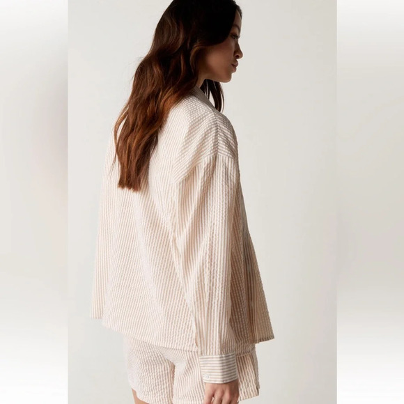 NWT NASTYGAL- Stripe Seersucker Oversized shirt size 2 - Picture 2 of 4